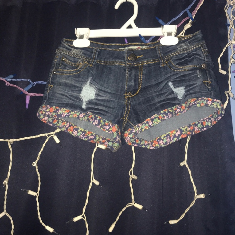 🌸Jean Shorts with Floral Cuffs🌸